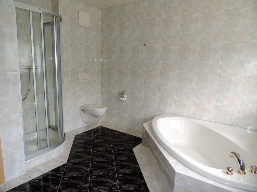 Gaestehaus Am Hirtenberg Breitenbrunn  Bagian luar foto